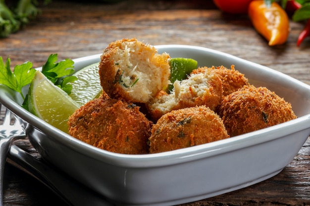 Foto comida de bolo de bacalhau