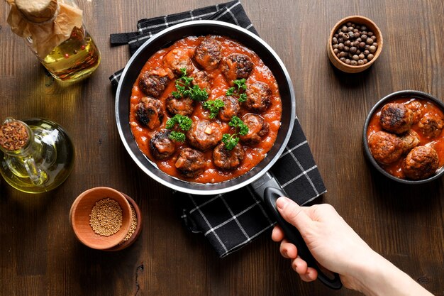 Comida de carne saborosa e almôndegas de conceito de comida caseira