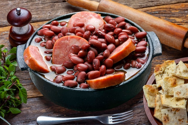 Comida de Feijoada Brasileira