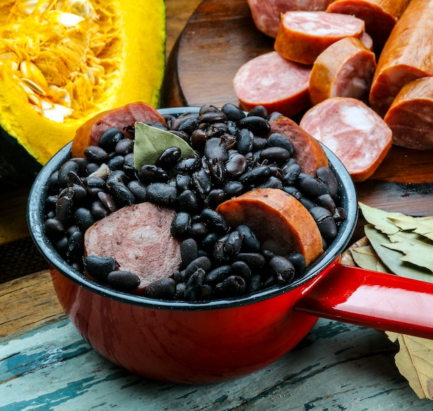 Comida de Feijoada Brasileira