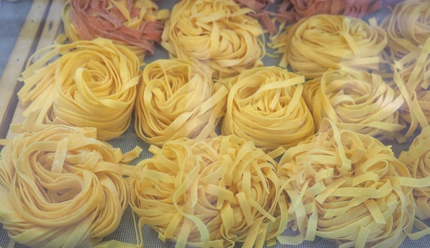 Comida de massa tagliatelle