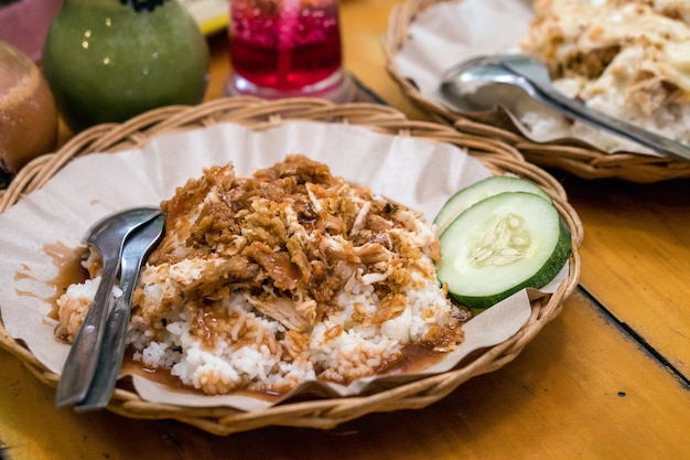 Comida deliciosa bebida indonesia Ayam Geprek té de hielo