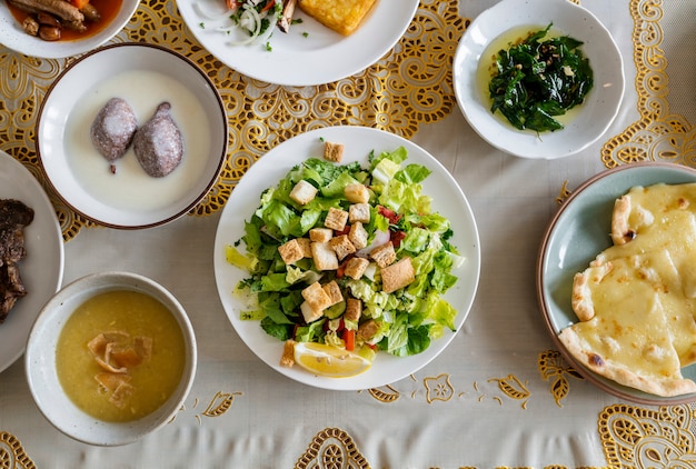 Comida deliciosa para uma festa do Ramadã