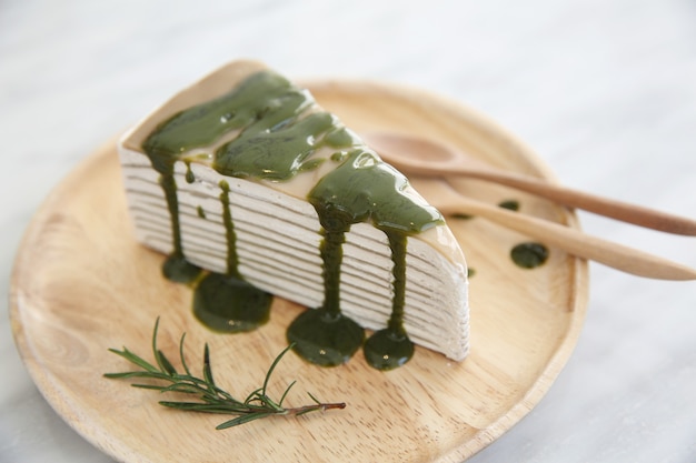 Comida doce de bolo de crepe de chá verde