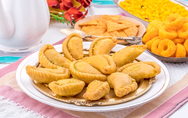 Comida doce indiana gujiya