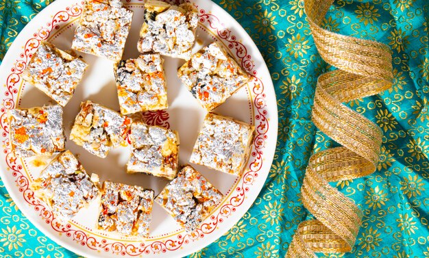 Comida doce indiana sem açúcar frutos secos