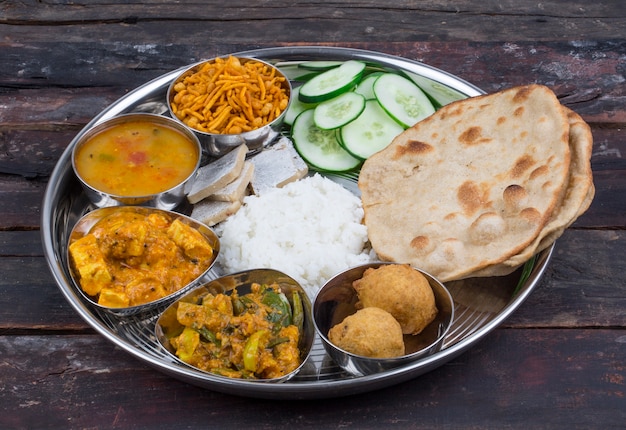 Comida india Thali