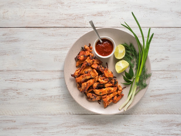 Comida indiana. Kerala Chicken Pakoda. Pakoras saborosos preparados no estilo do sul da Índia