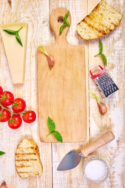 Comida italiana . Listo para cocinar Marco de alimentos