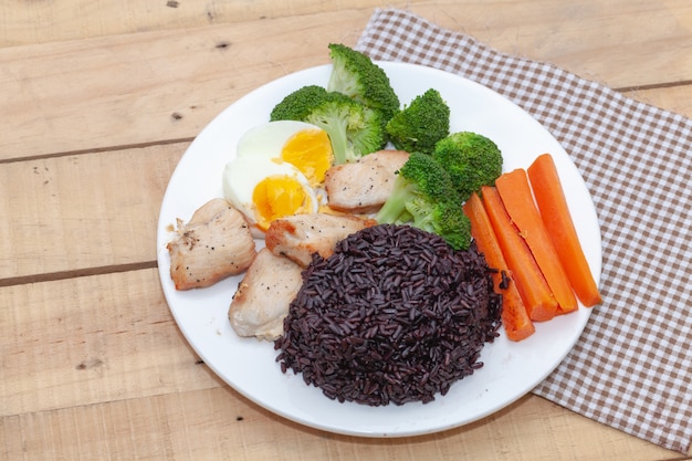 Comida limpa, Riceberry Arroz e frango com legumes