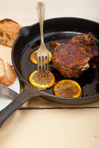 Comida en la mesa