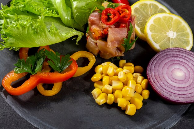 Comida peruana ceviche. cozinha peruana e frutos do mar.