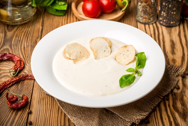 Comida saudável comida bonita e saborosa em um prato