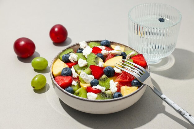 Comida saudável e conceito de nutrição saudável salada de frutas