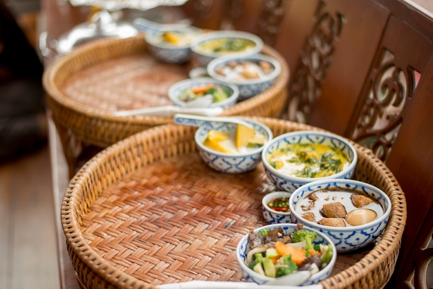 Comida tailandesa en la ceremonia de la boda