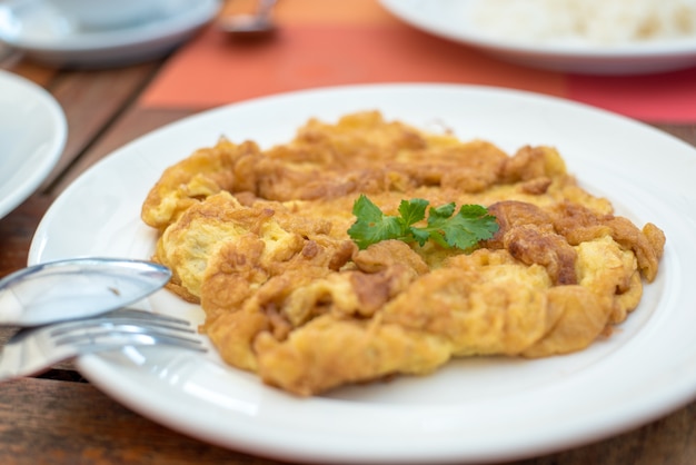 Foto comida tailandesa clásica.