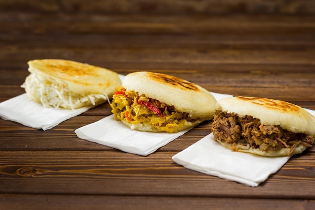 Comida típica venezuelana, Arepa