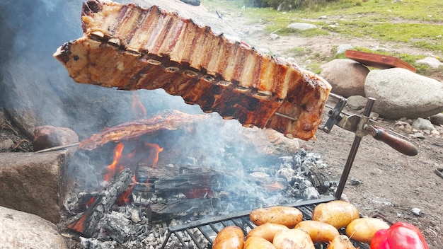 Comida tradicional argentina, rosbif y papas
