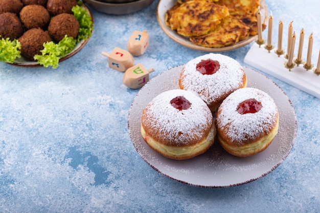 Comida tradicional de Hanukkah de feriado judaico