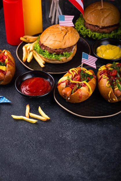 Comida tradicional estadounidense para celebrar el Día de la Independencia de julio