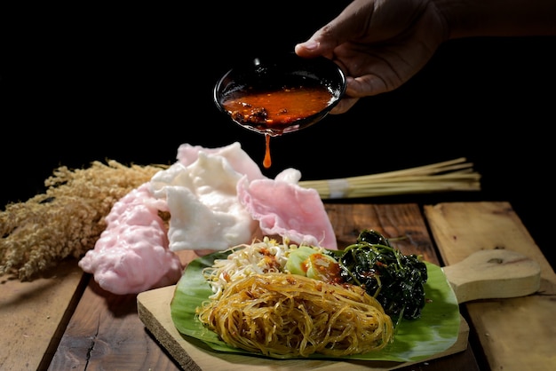 Comida tradicional indonesia Rujak Asem caliente y picante