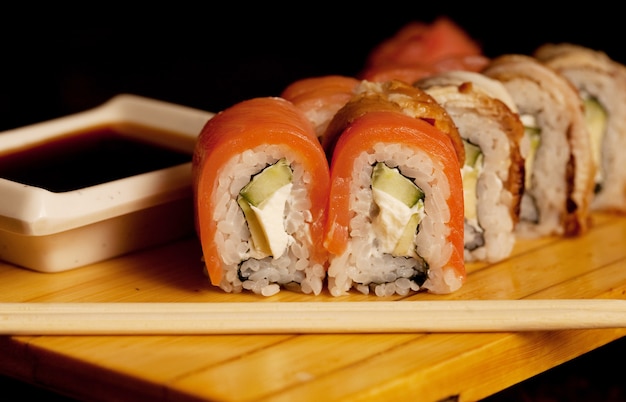 Comida tradicional japonesa - roll