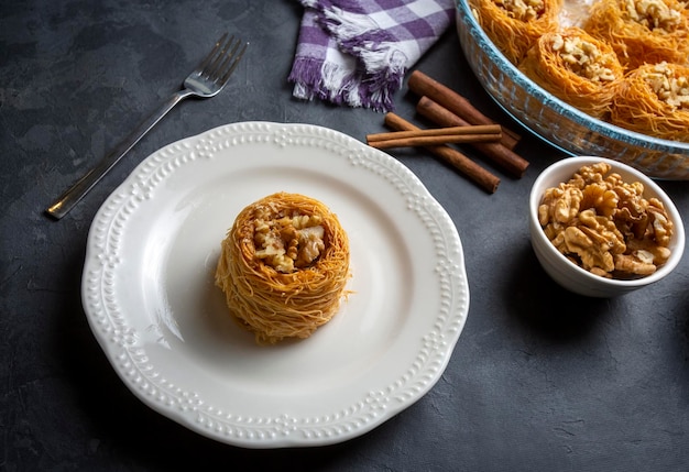 Comida tradicional turca deliciosa noz kadayif nome turco kase kadayif