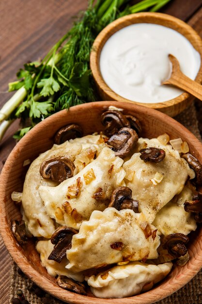 Comida tradicional ucraniana - dumplings varenik