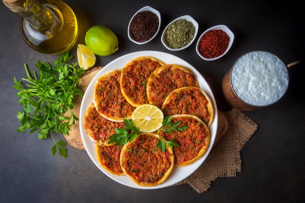 Comida turca Findik Lahmacun -Mini Pizza