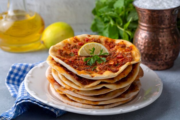 Comida Turca Findik Lahmacun Mini Pizza
