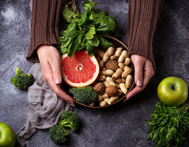 Comida vegetariana saudável. Comer limpo e conceito de dieta crua