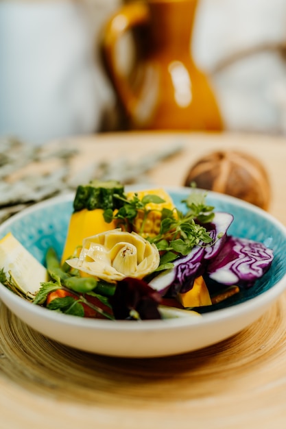 Comida vegetariana saudável para uma dieta balanceada rica em vitaminas