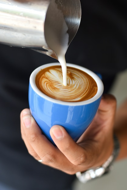 cómo hacer arte de café con leche