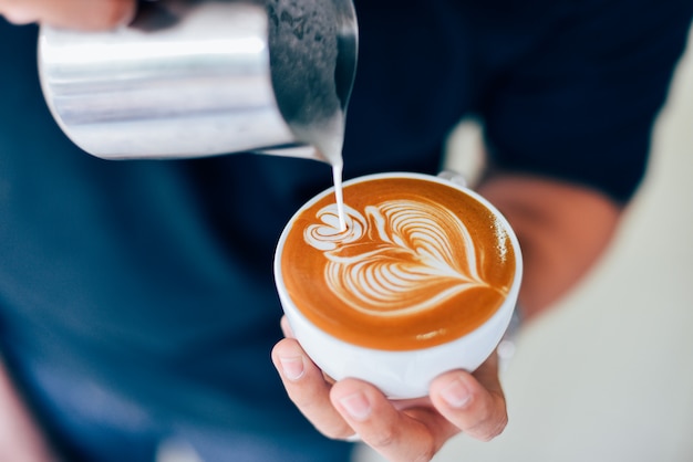 cómo hacer arte de café con leche