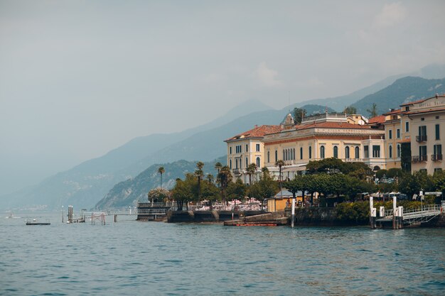 Como, Italia. Villa en la costa del lago.