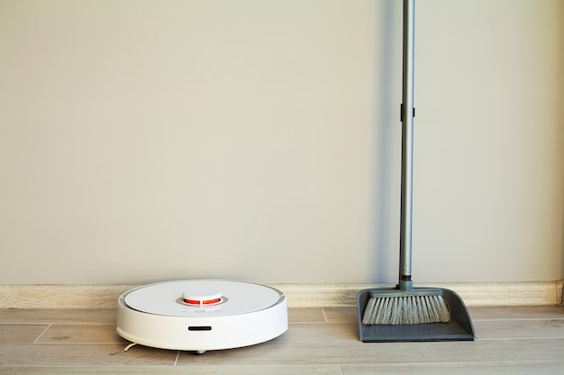 Comparación de Robot Cleaner y Broom en Bright Room
