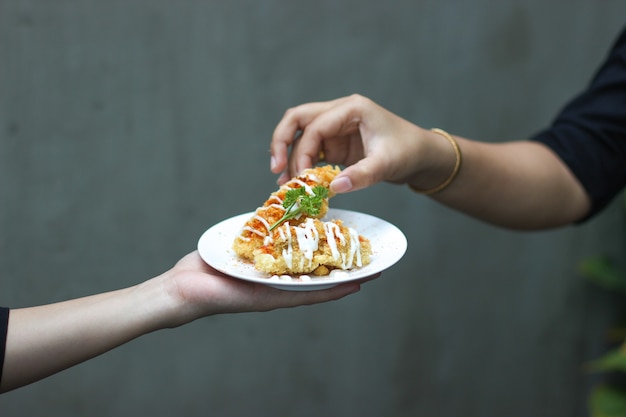 Foto compartilhe uma banana frita