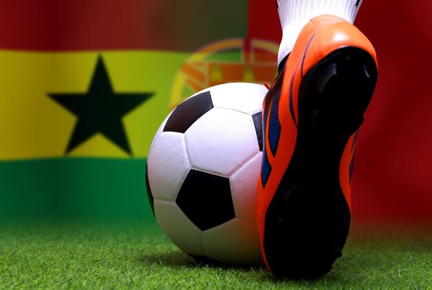 Competição da Taça de Futebol entre o nacional do Gana e o nacional português