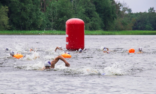 Competiciones de natación en aguas abiertas al río