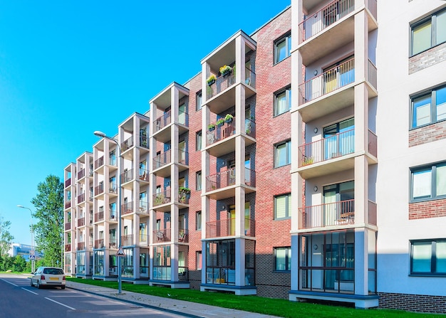 Complejo de nuevo edificio residencial de apartamentos