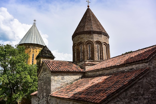 Complexo do Castelo de Ananuri no Rio Aragvi na Geórgia Tbilisi