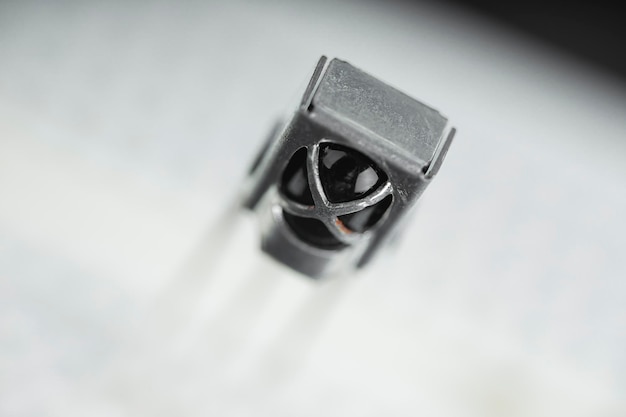 Foto componente electrónico na placa de projecto ir sensor infravermelho ligação do projecto