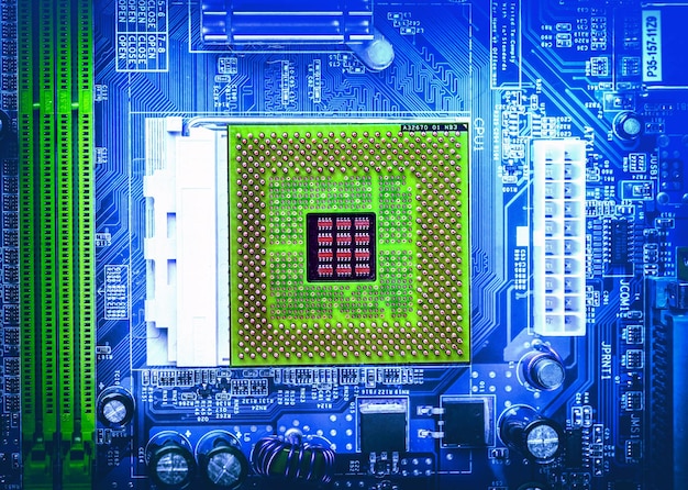 Componentes eléctricos de la placa base de la computadora