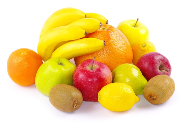 Composição com frutas isoladas em branco