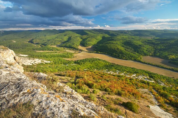 Composição da paisagem montanhosa da natureza