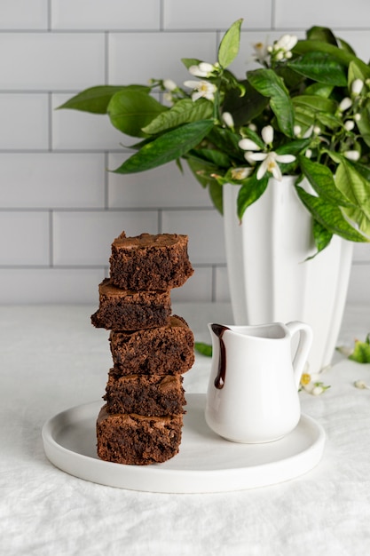 Composição de deliciosos brownies caseiros