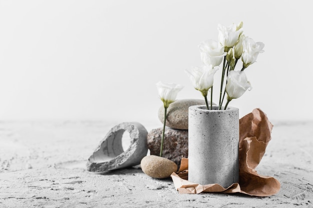 Foto composição de flores brancas da primavera com espaço de cópia