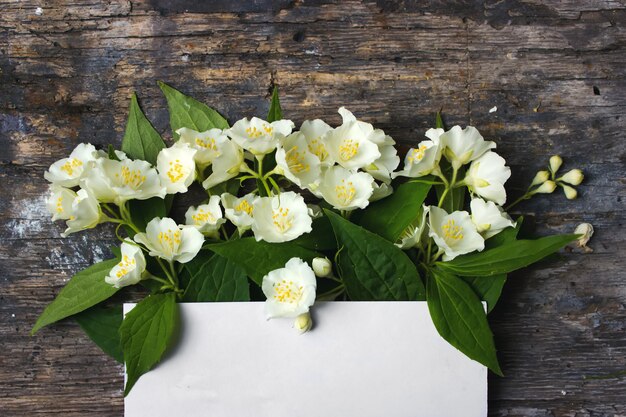 Composição de flores para o dia dos namorados, mães ou mulheres