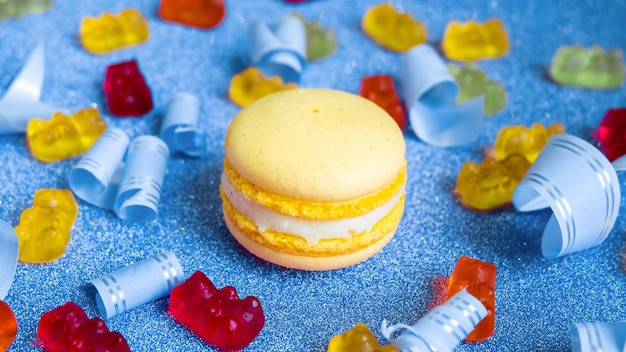 Composição de macaron amarelo