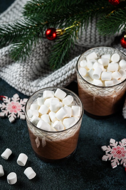 Composição de natal com chocolate quente caseiro Cacau de inverno Bebida de ano novo Composição de ano novo com cacau Bebida aconchegante